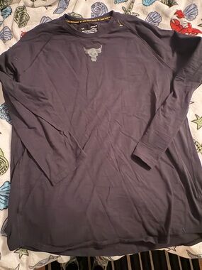 Under Armour Men's black Long-Sleeve Performance Shirt with Bull Logo